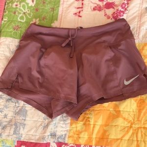 Nike running shorts mauve XS